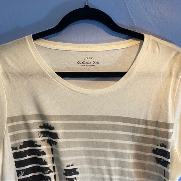 Graphic Tee - Picture 3 of 4